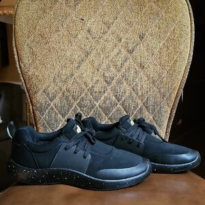 Men's Black Casual Athletic Sneakers - Sleek Low-Top Design
